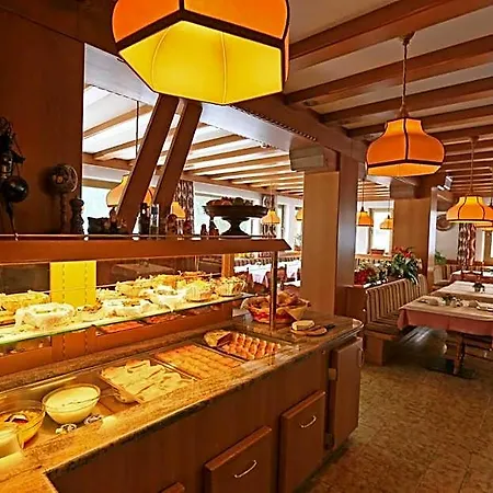 Hotel Arnica Canazei